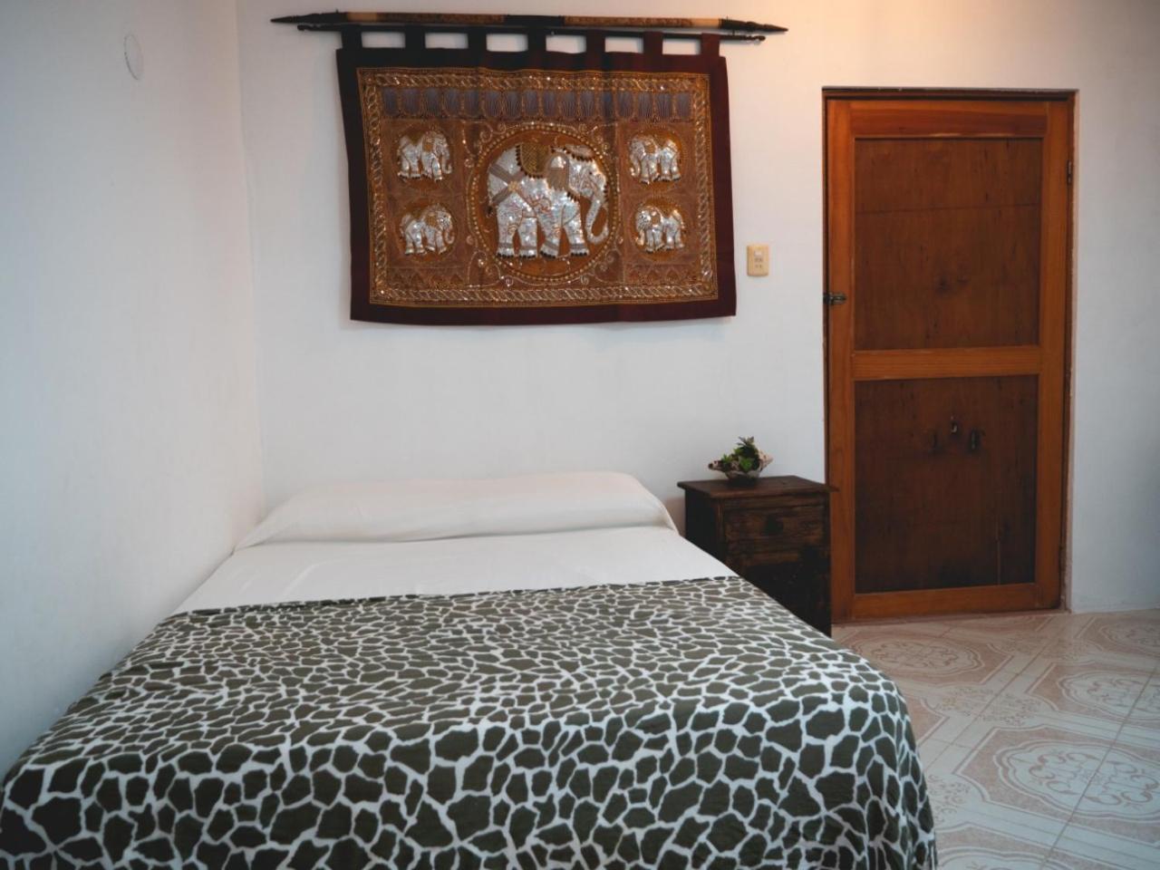 Casa Gajah Hotel Cuyo Exteriör bild